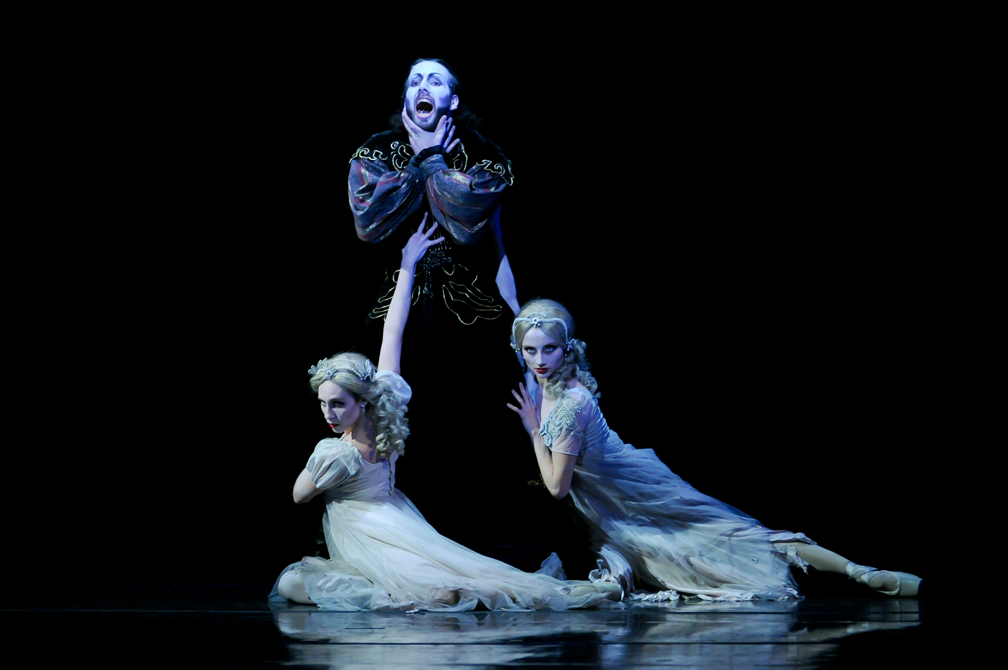 Scene from Pittsburgh Ballet's production of Dracula.