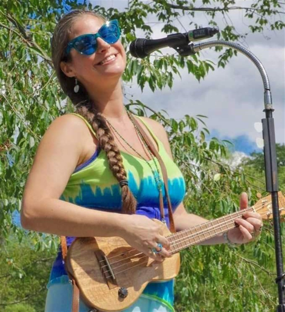 Photograph of Samantha Sears playing a stringed instrument